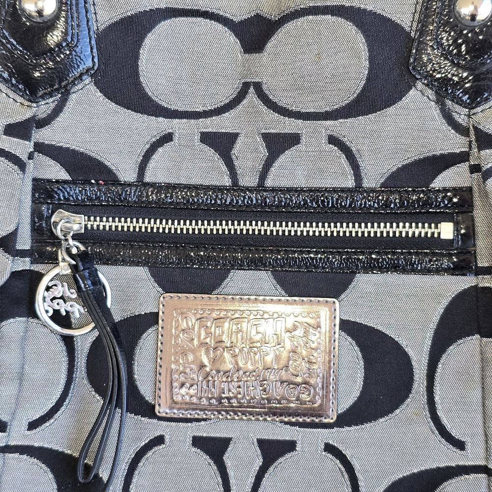 Coach Poppy Black and Silver Signature Patterned Tote 17.5" wide x 13" high x 7" - Picture 4 of 11